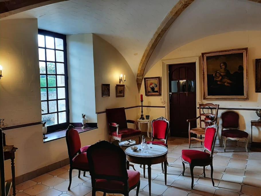 Un séjour d'exception au Logis du Château Saint-Pierre-de-l'Isle Extérieur photo