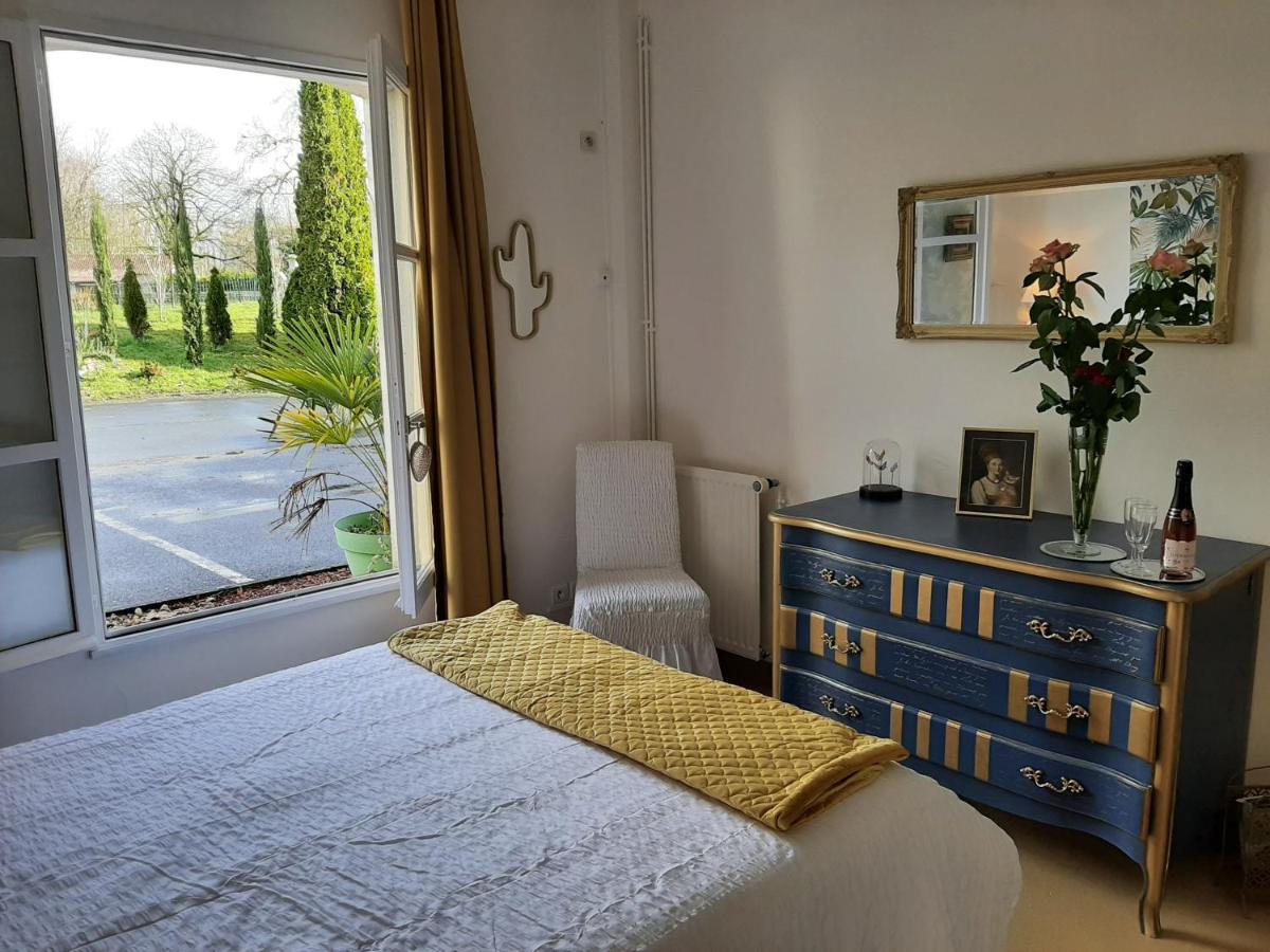 Un séjour d'exception au Logis du Château Saint-Pierre-de-l'Isle Extérieur photo