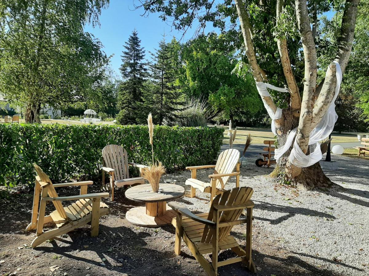 Un séjour d'exception au Logis du Château Saint-Pierre-de-l'Isle Extérieur photo