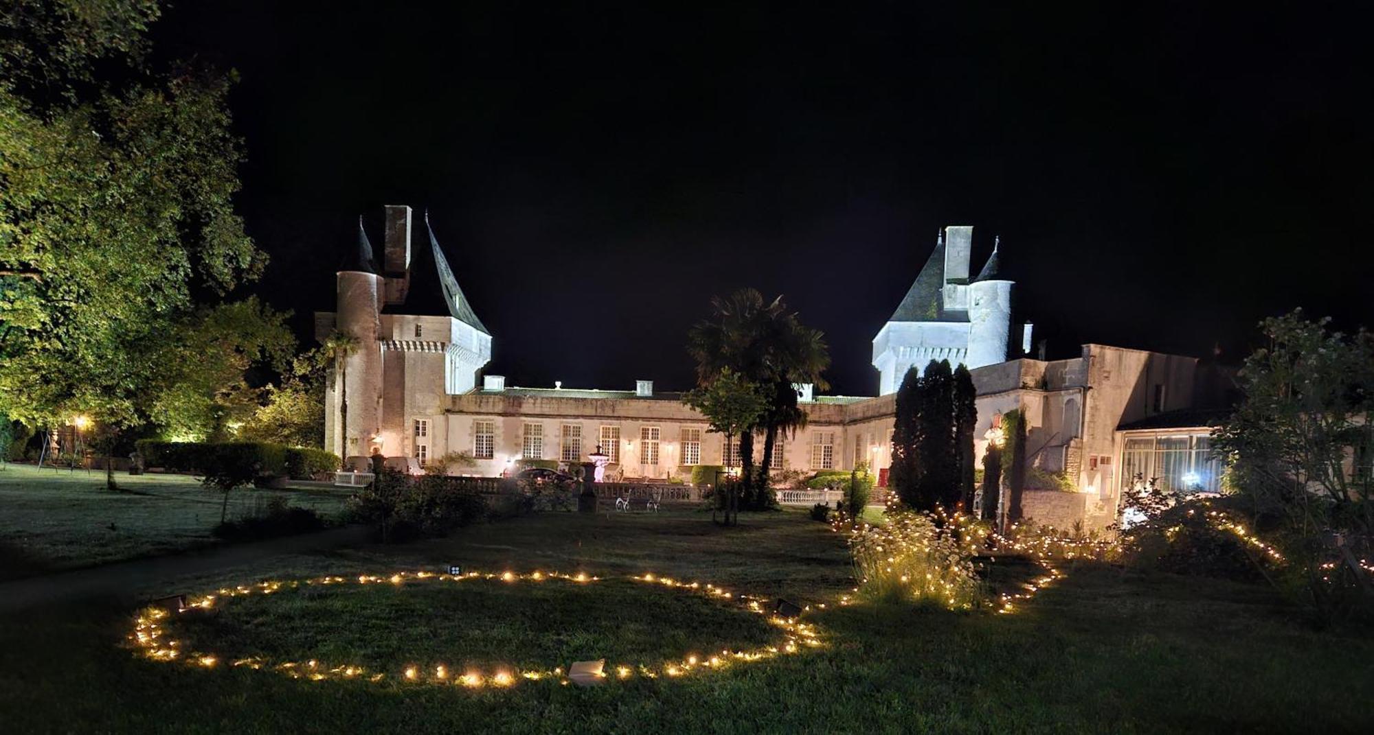 Un séjour d'exception au Logis du Château Saint-Pierre-de-l'Isle Extérieur photo