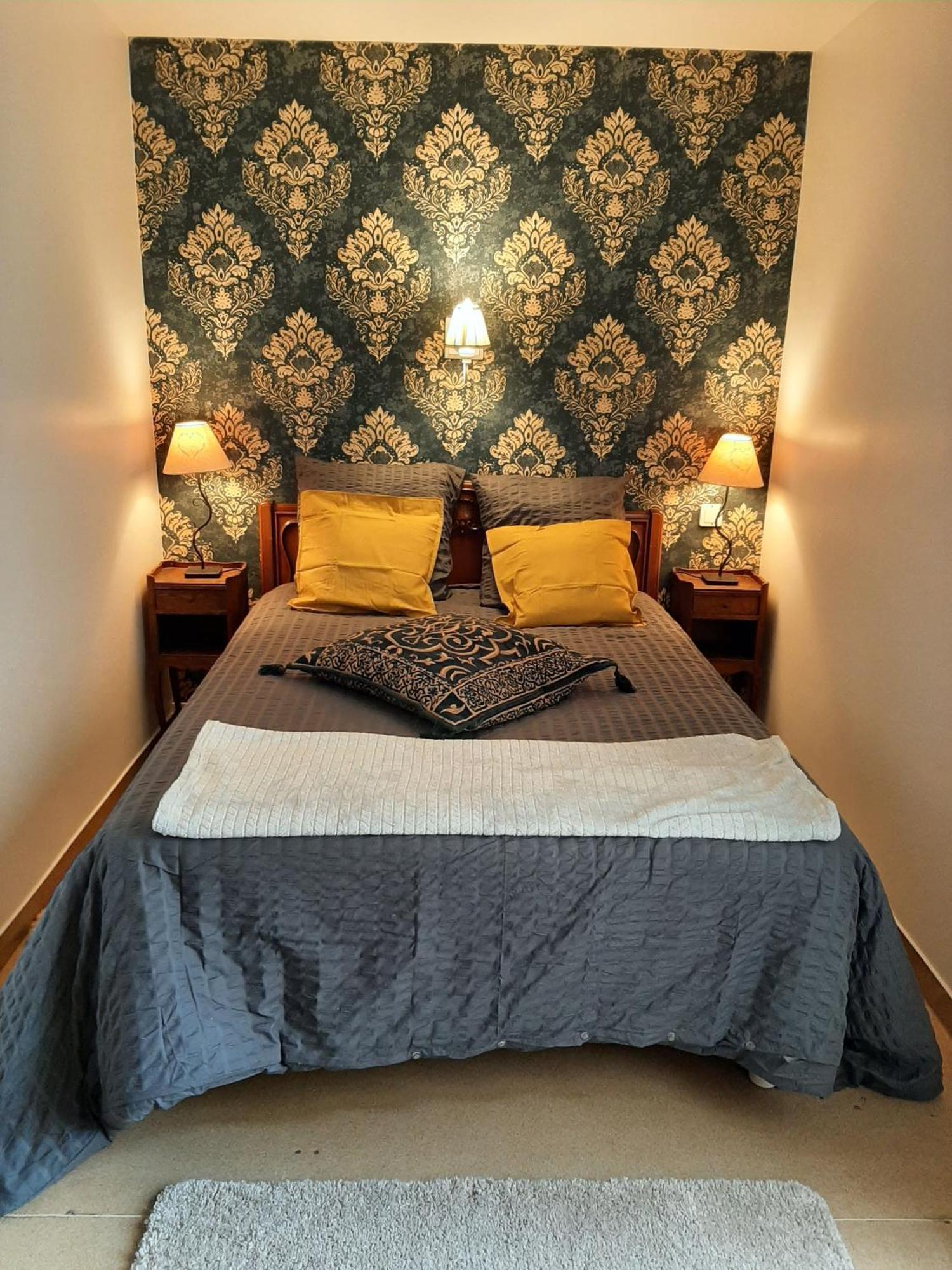 Un séjour d'exception au Logis du Château Saint-Pierre-de-l'Isle Extérieur photo