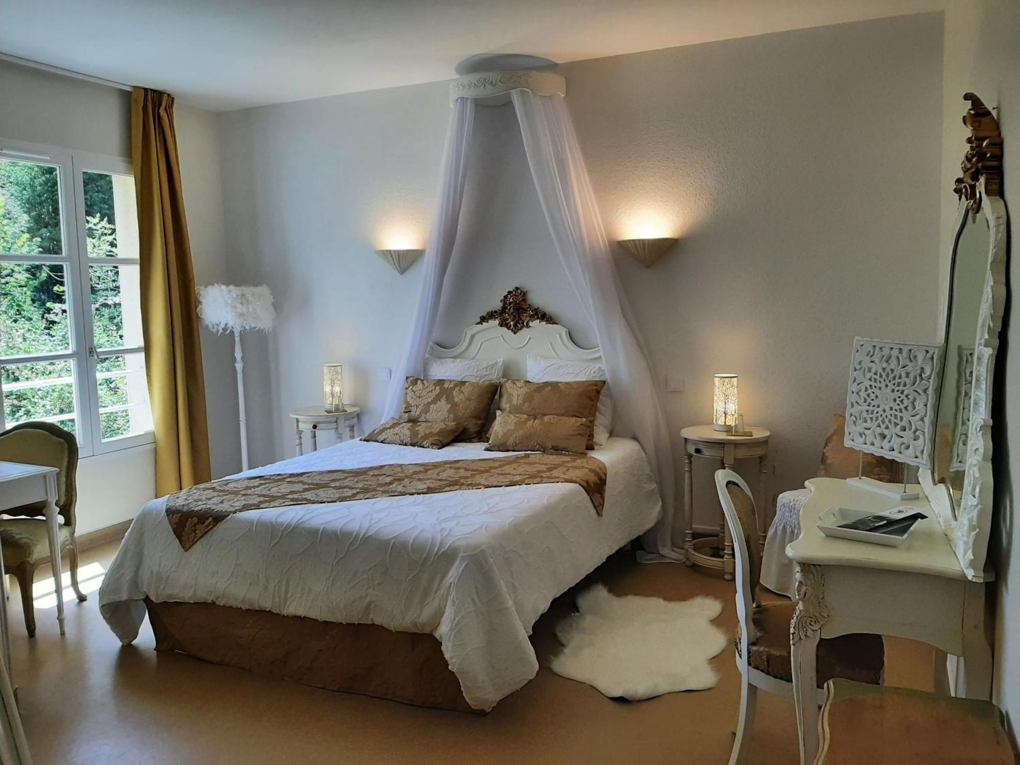 Un séjour d'exception au Logis du Château Saint-Pierre-de-l'Isle Extérieur photo