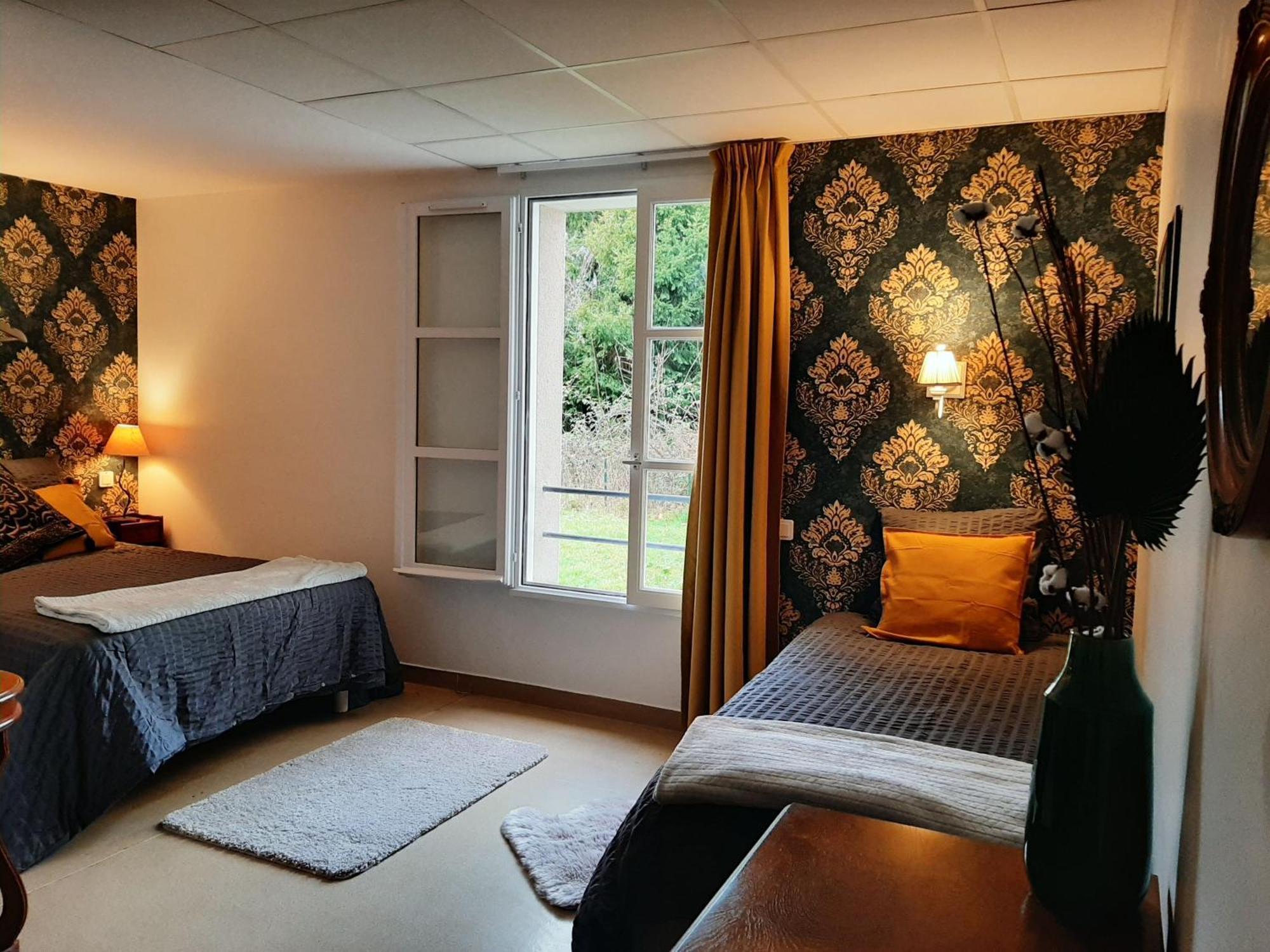 Un séjour d'exception au Logis du Château Saint-Pierre-de-l'Isle Extérieur photo