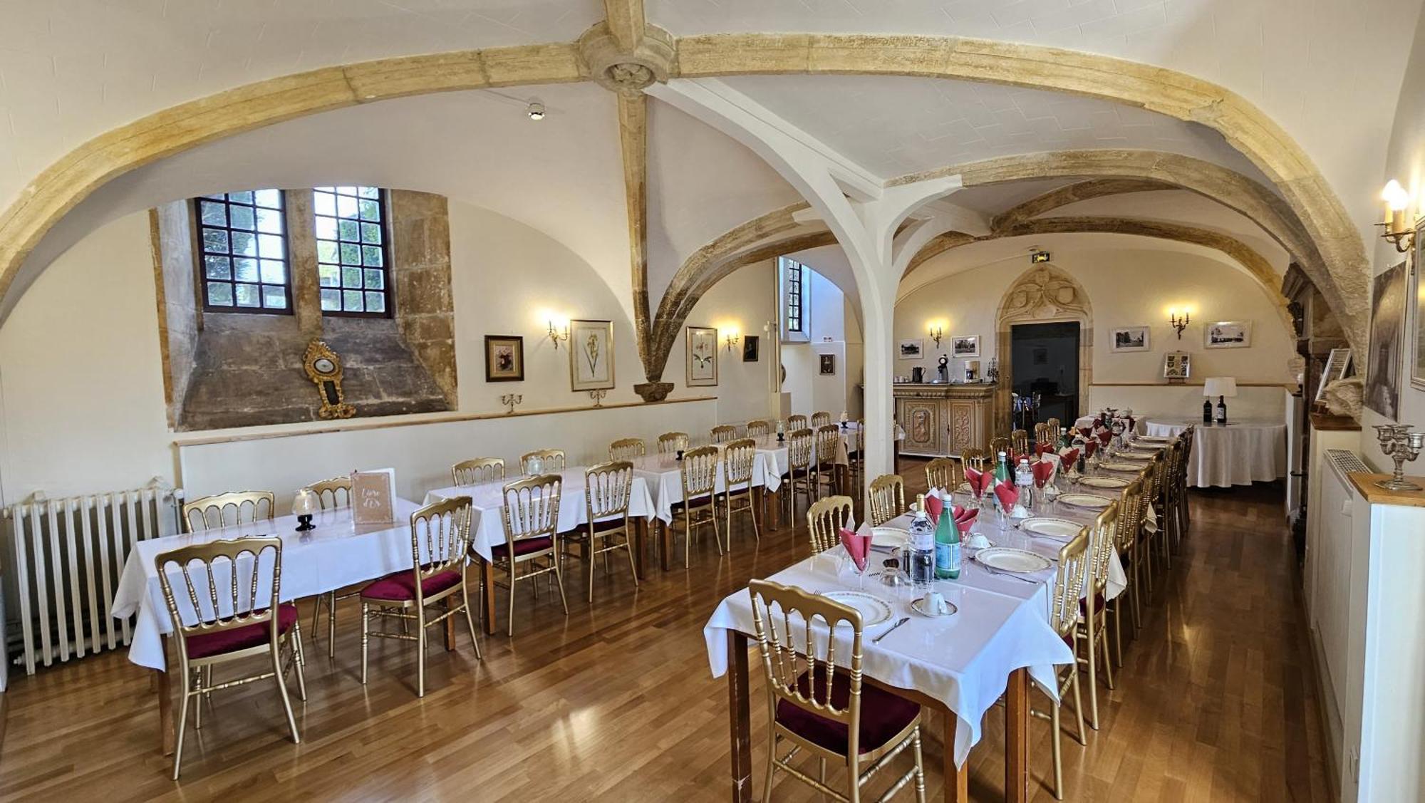 Un séjour d'exception au Logis du Château Saint-Pierre-de-l'Isle Extérieur photo